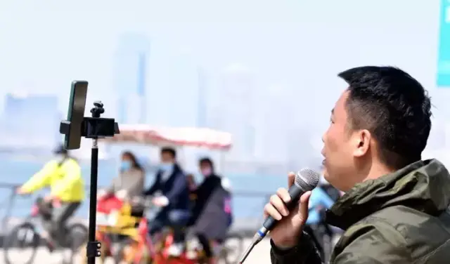 （IC phtot / 图）